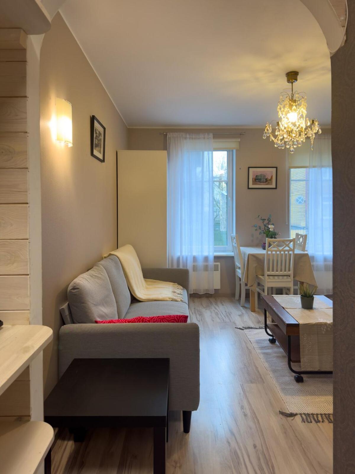 Stylish 2-room Near Kadriorg * Tallinn